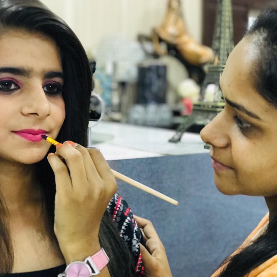 Professional fade haircut at Nagar Hairstyle